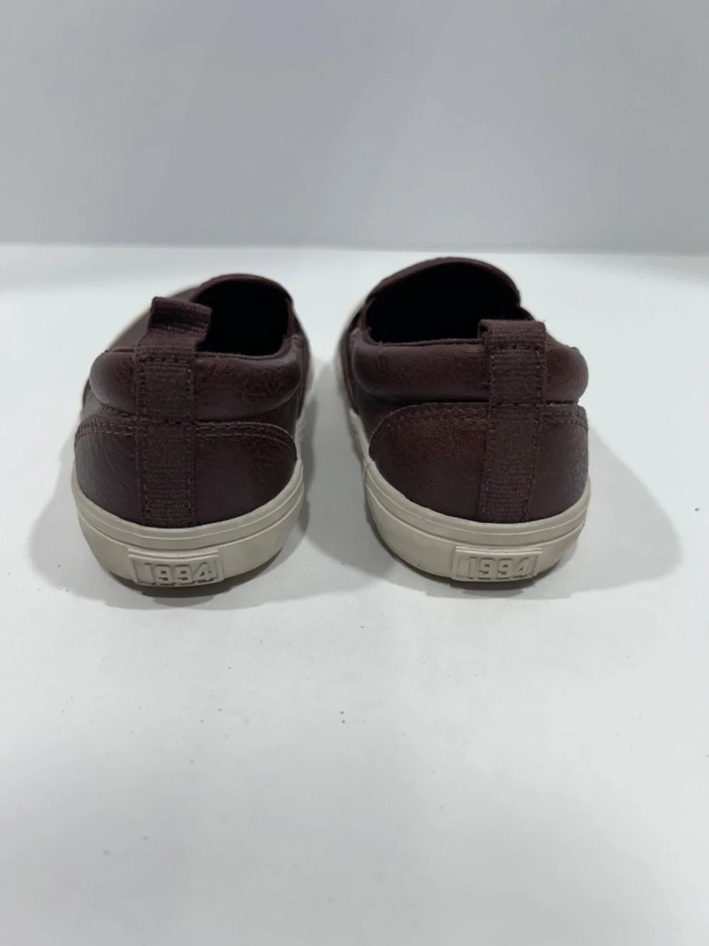 OLD NAVY Boys-Girls-Kids Brown w/Rubber bottom grip Dress/Play Shoes Size 9-GUC